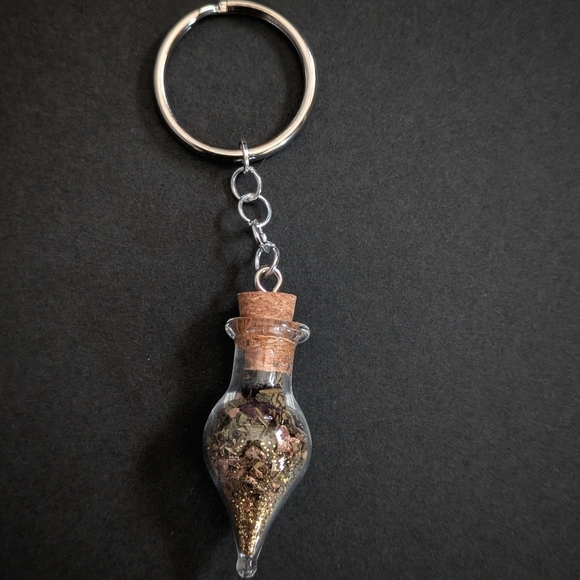 Good Luck Spell Jar Keychain - Picture 2 of 3